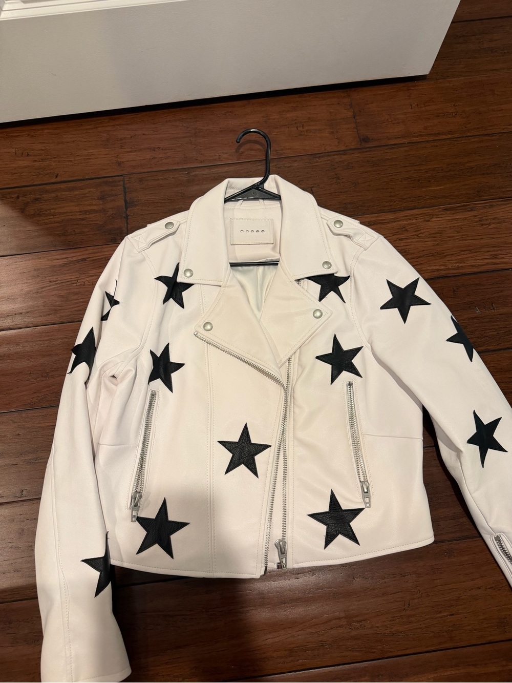 Blank NYC White Jacket with Black Star Print - Picture 3 of 6
